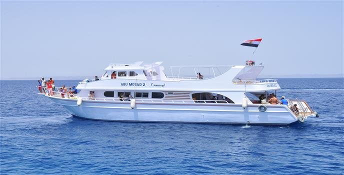 PRIVATE BOAT